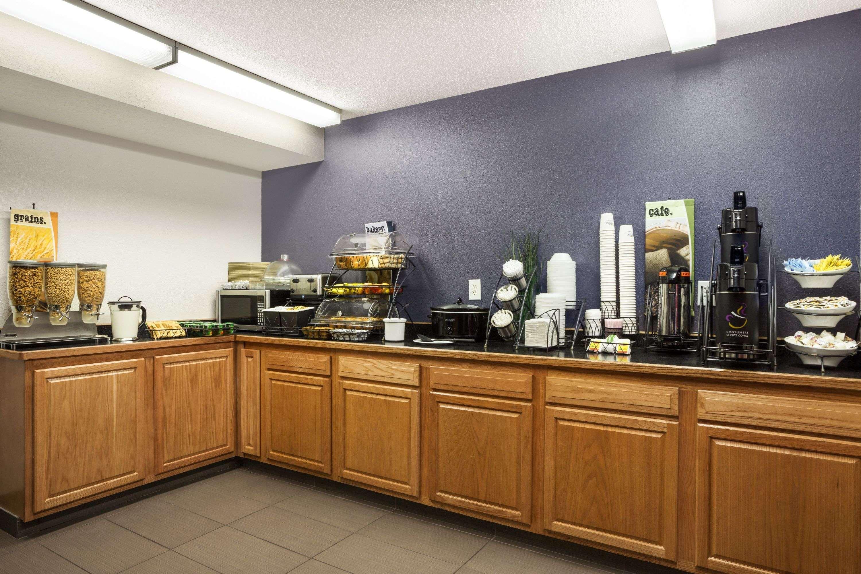 Microtel Inn By Wyndham Louisville East Exteriér fotografie